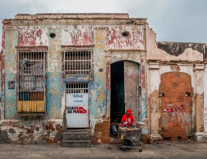 Original photo of an old colonial house